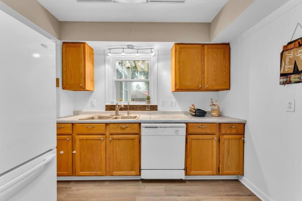 Central Falls Hideaway Cuyahoga Falls Εξωτερικό φωτογραφία