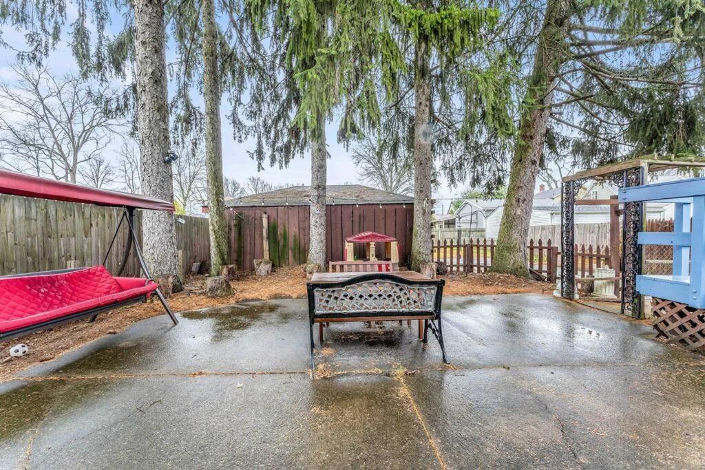 Central Falls Hideaway Cuyahoga Falls Εξωτερικό φωτογραφία