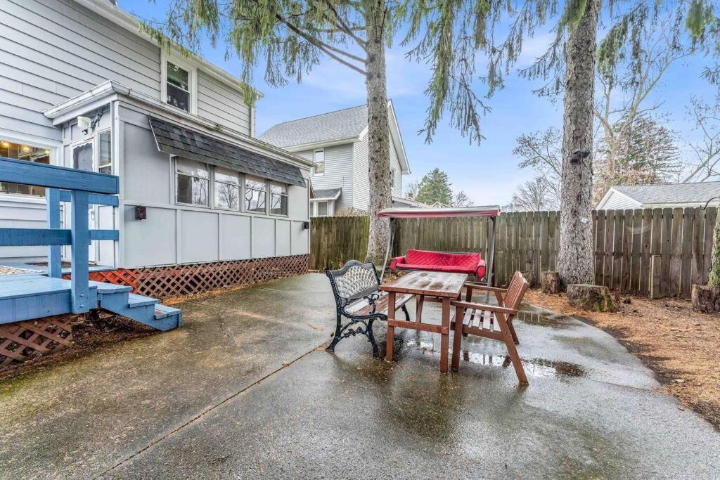 Central Falls Hideaway Cuyahoga Falls Εξωτερικό φωτογραφία