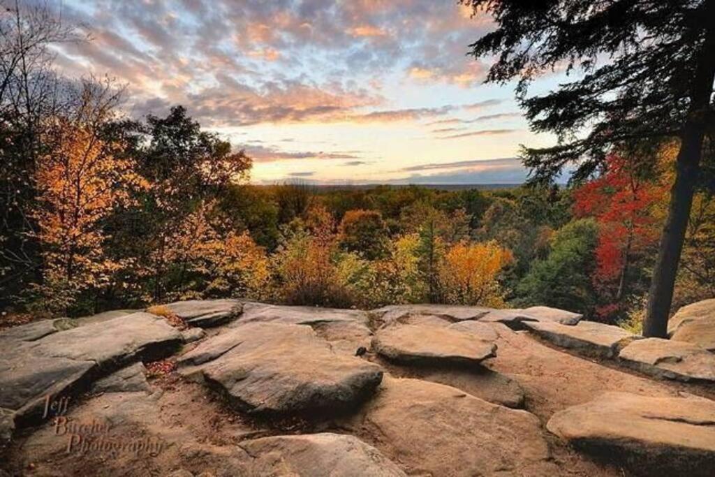 Central Falls Hideaway Cuyahoga Falls Εξωτερικό φωτογραφία